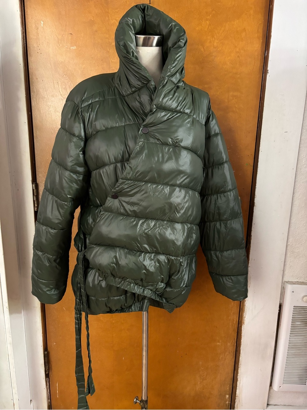 Universal standard green wrap, coat puffer